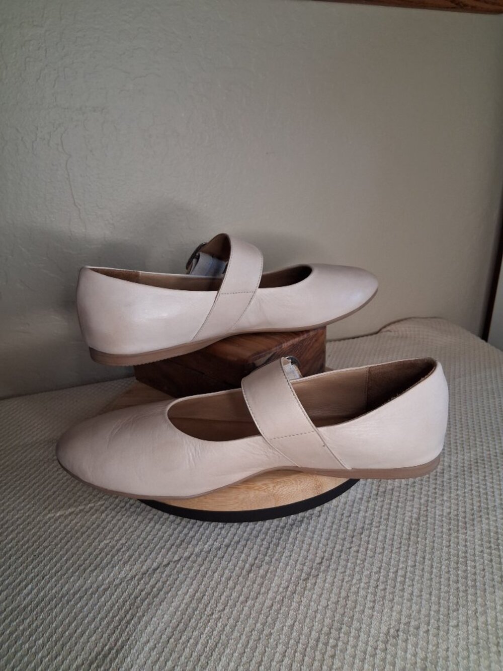 Miz Mooz, Kaity Flat's Black. Size 38 or 7 1/2.